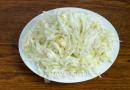 Тушеная пекинская капуста с грибами Как потушить пекинскую капусту в сковороде